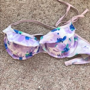 Gilly hicks / Hollister bikini top